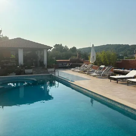Guest house With Swimming Pool Gorana *