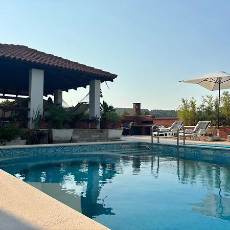 With Swimming Pool Gorana Pensjonat