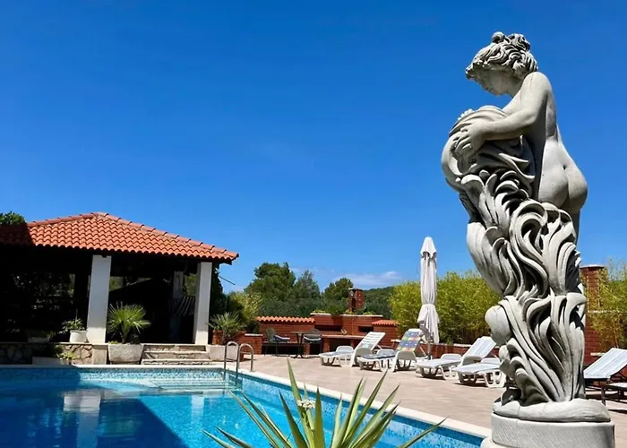 With Swimming Pool Gorana Casa de hóspedes