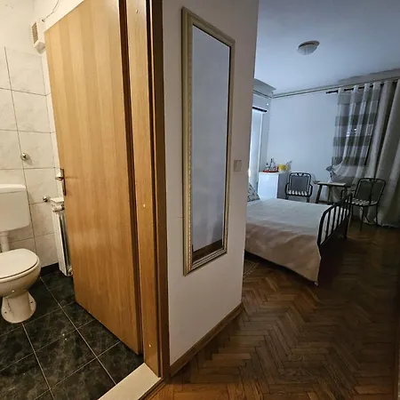 Gostinjska kuća With Swimming Pool Gorana *