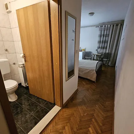 Gostinjska kuća With Swimming Pool Gorana